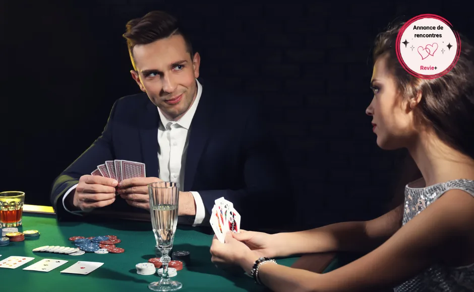 Cartes distribuées autour de la table à Avallon ♠️🃏