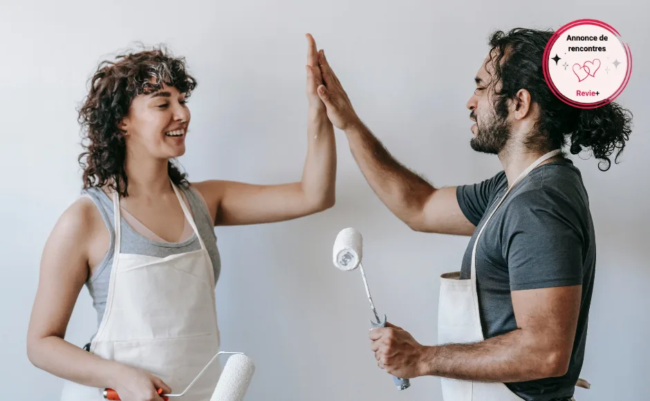Une perceuse qui passe de main en main à Mehun-sur-Yèvre 🛠️🏡